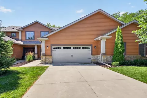 552 Panorama Cir NW, Rochester, MN 55901