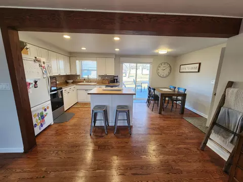 Kitchen - 1006 Maplehill Dr, Albert Lea, MN 56007 photo 2 of 2