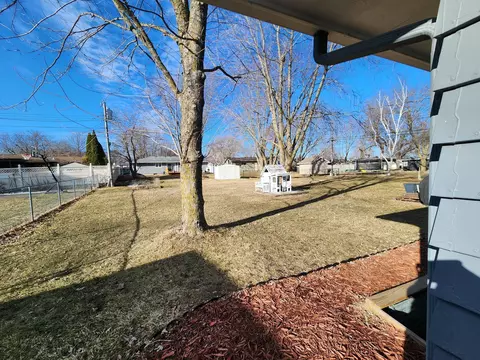 Exterior - 1006 Maplehill Dr, Albert Lea, MN 56007 photo 6 of 6