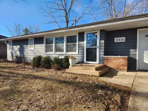 Exterior - 1006 Maplehill Dr, Albert Lea, MN 56007 photo 3 of 6