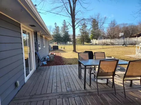 Exterior - 1006 Maplehill Dr, Albert Lea, MN 56007 photo 5 of 6