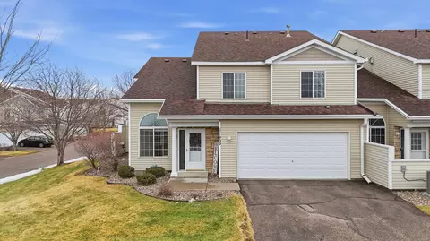 1900 Magnolia Pl, Hudson, WI 54016
