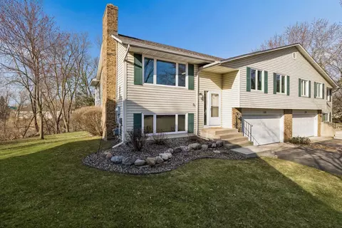 Exterior - 9844 Cavell Cir, Bloomington, MN 55438 photo 8 of 17