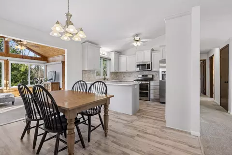 Dining - 9844 Cavell Cir, Bloomington, MN 55438 photo 2 of 5