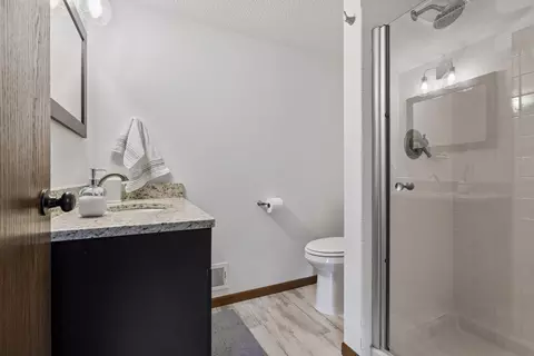 Bath - 9844 Cavell Cir, Bloomington, MN 55438 photo 3 of 3