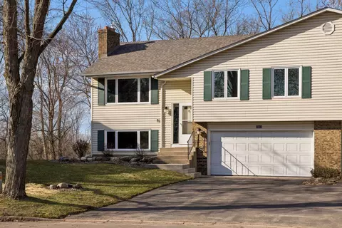 9844 Cavell Cir, Bloomington, MN 55438