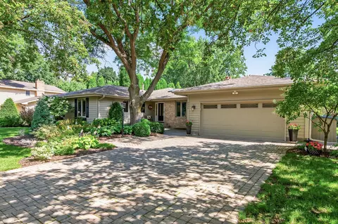 3940 Yorktown Ln N, Plymouth, MN 55441