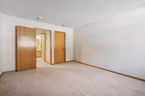 Bedroom - 2437 Skyline Dr, Bloomington, MN 55425 photo 3 of 4