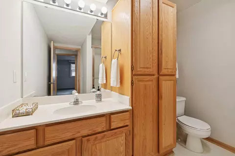 Bath - 2437 Skyline Dr, Bloomington, MN 55425 photo 4 of 4