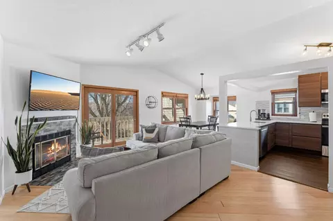 1898 Southpointe Ter #B1898, Eagan, MN 55122