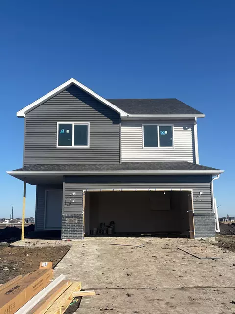 6860 32nd St S, Fargo, ND 58104