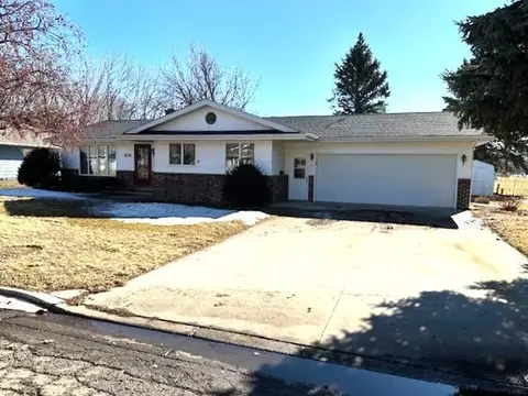 105 Buckeye Dr, Montevideo, MN 56265
