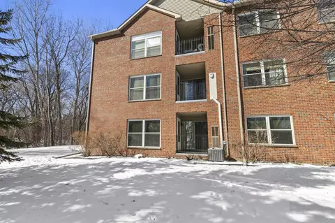 2496 County Road C2 W #109, Roseville, MN 55113