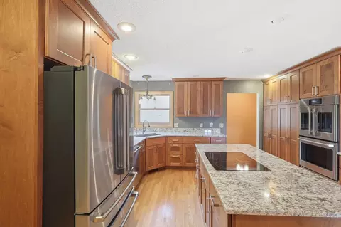 Kitchen - 2225 Chestnut Rd, Hamel, MN 55340 photo 2 of 6