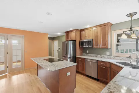 Kitchen - 2225 Chestnut Rd, Hamel, MN 55340 photo 5 of 6