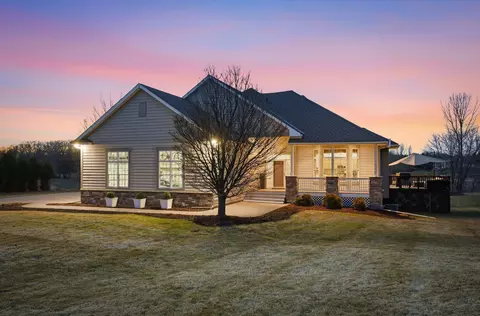 10140 Deer Haven Ct, Lakeville, MN 55044