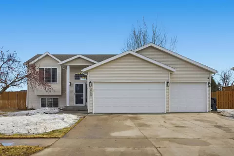 3900 13th St S, Moorhead, MN 56560