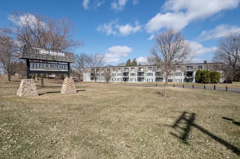 181 Little Canada Rd E #115, Little Canada, MN 55117