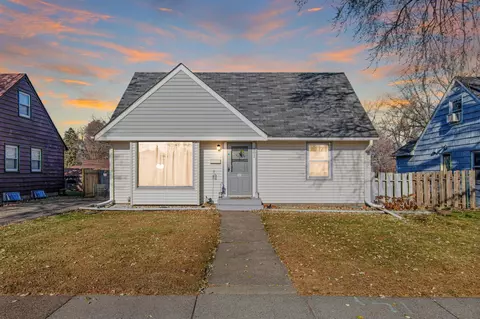 203 Moreland Ave E, West Saint Paul, MN 55118