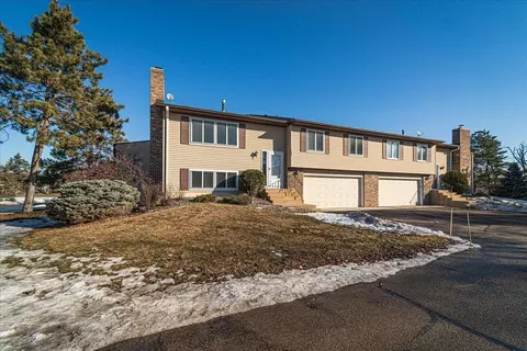 10326 Balsam Ln, Eden Prairie, MN 55347