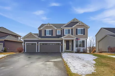 1409 Copper Hills Dr, Carver, MN 55315