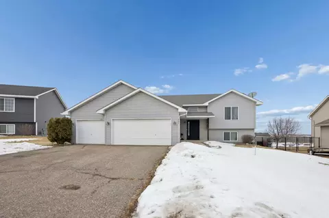 203 Quail Dr, Montrose, MN 55363