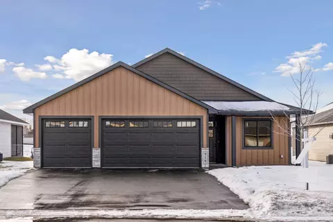 719 Margaret Ln NE, Isanti, MN 55040