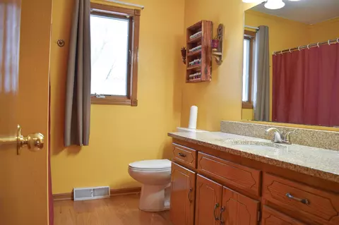 Bath - 318 12th Ave S, Cold Spring, MN 56320 photo 1 of 3
