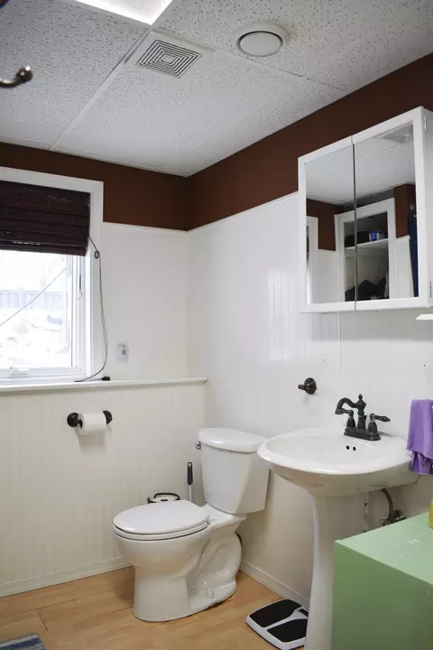 Bath - 318 12th Ave S, Cold Spring, MN 56320 photo 2 of 3