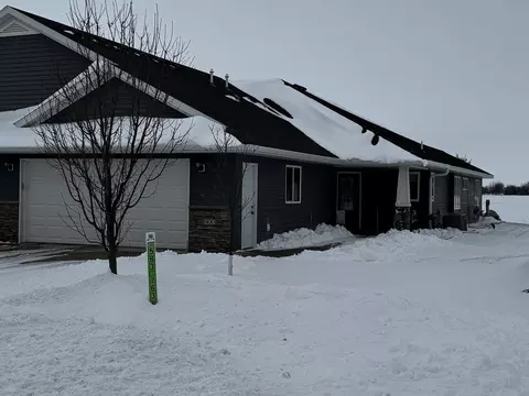 1400 Sherwood St SE, Hutchinson, MN 55350