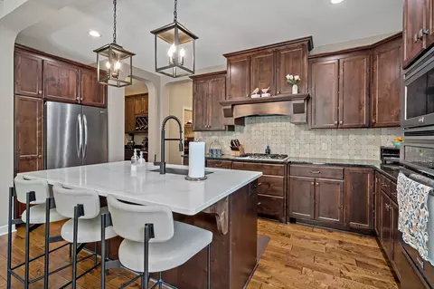 16899 E Lake Dr, Lakeville, MN 55044