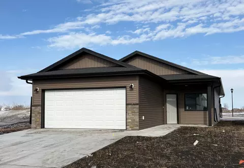 6723 66th Ave S, Horace, ND 58047