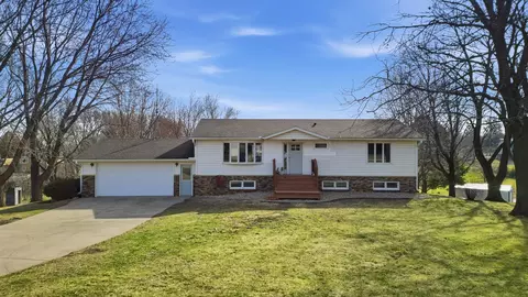 34782 Knollcrest, Waseca, MN 56093