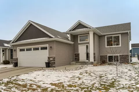 310 Sunnydale Ln SE, Rochester, MN 55904