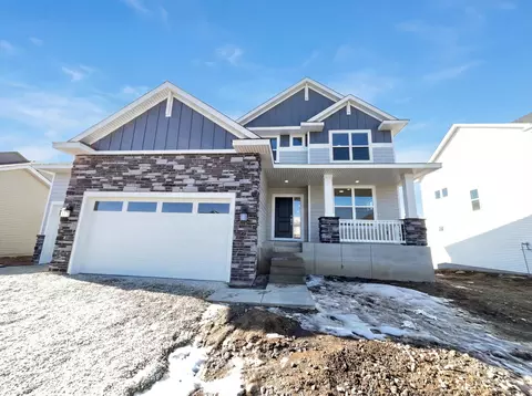 2471 Tyrone Dr S, Shakopee, MN 55379