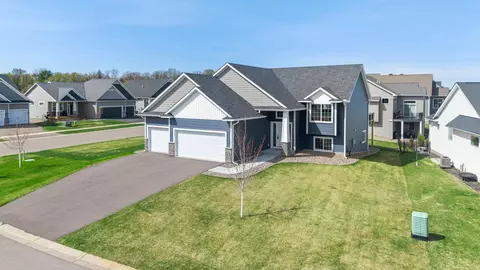 18591 Hexham Ln, Lakeville, MN 55044