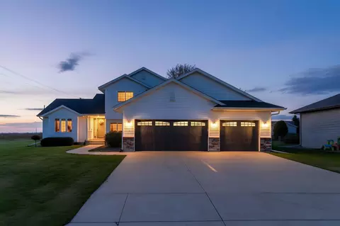 2595 Fox Hollow Ln, Owatonna, MN 55060