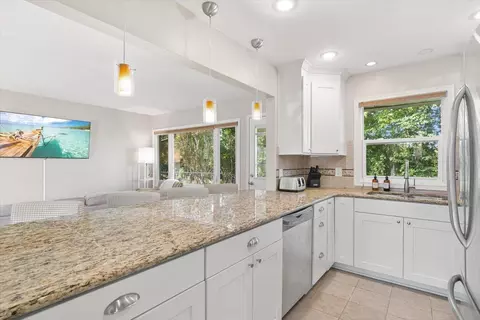 Kitchen - 332 Mill St, Excelsior, MN 55331 photo 3 of 4