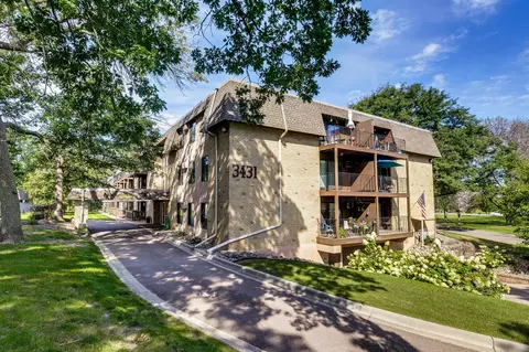 3431 Kent St #801, Shoreview, MN 55126