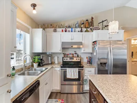 Kitchen - 15125 Warrior Ave, Brainerd, MN 56401 photo 2 of 5