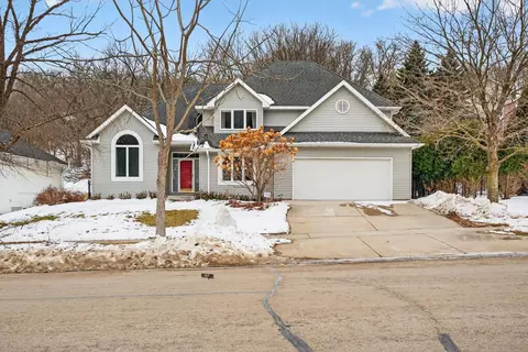 1972 Fox Valley Dr SW, Rochester, MN 55902