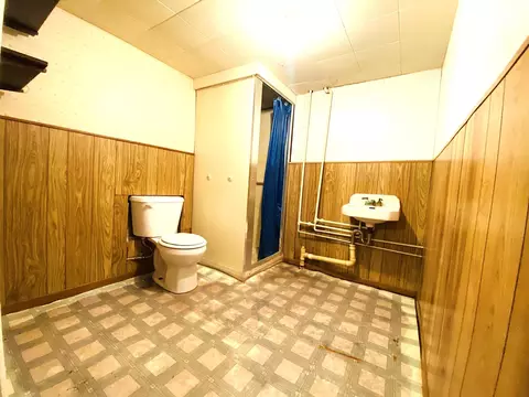 Bath - 1168 Prospect Ave, Windom, MN 56101 photo 2 of 2