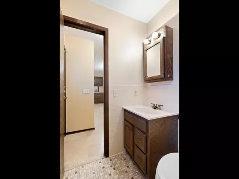 2009 E 86 12 St, Bloomington, MN 55425 photo 30