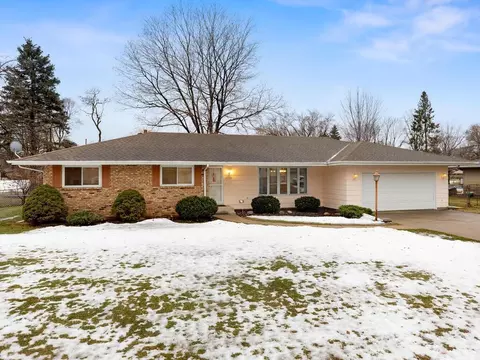 2009 E 86 12 St, Bloomington, MN 55425