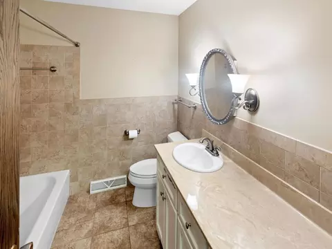 2009 E 86 12 St, Bloomington, MN 55425 photo 23