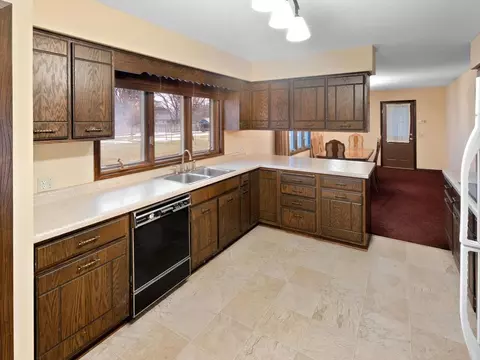 2009 E 86 12 St, Bloomington, MN 55425 photo 19