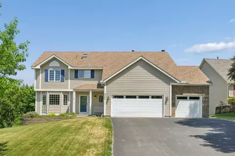 9220 Hillside Trl S, Cottage Grove, MN 55016