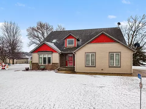 111 W 240th St, Jordan, MN 55352