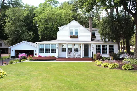 5325 W Bald Eagle Blvd, White Bear Township, MN 55110