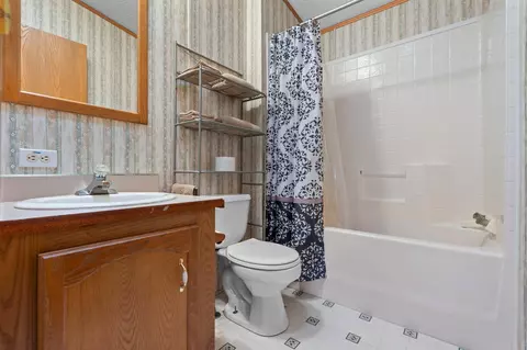 Bath - 25795 Panama Ave, Webster, MN 55088 photo 3 of 3